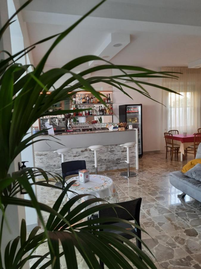 Hotel Barbiani Ричоне Екстериор снимка