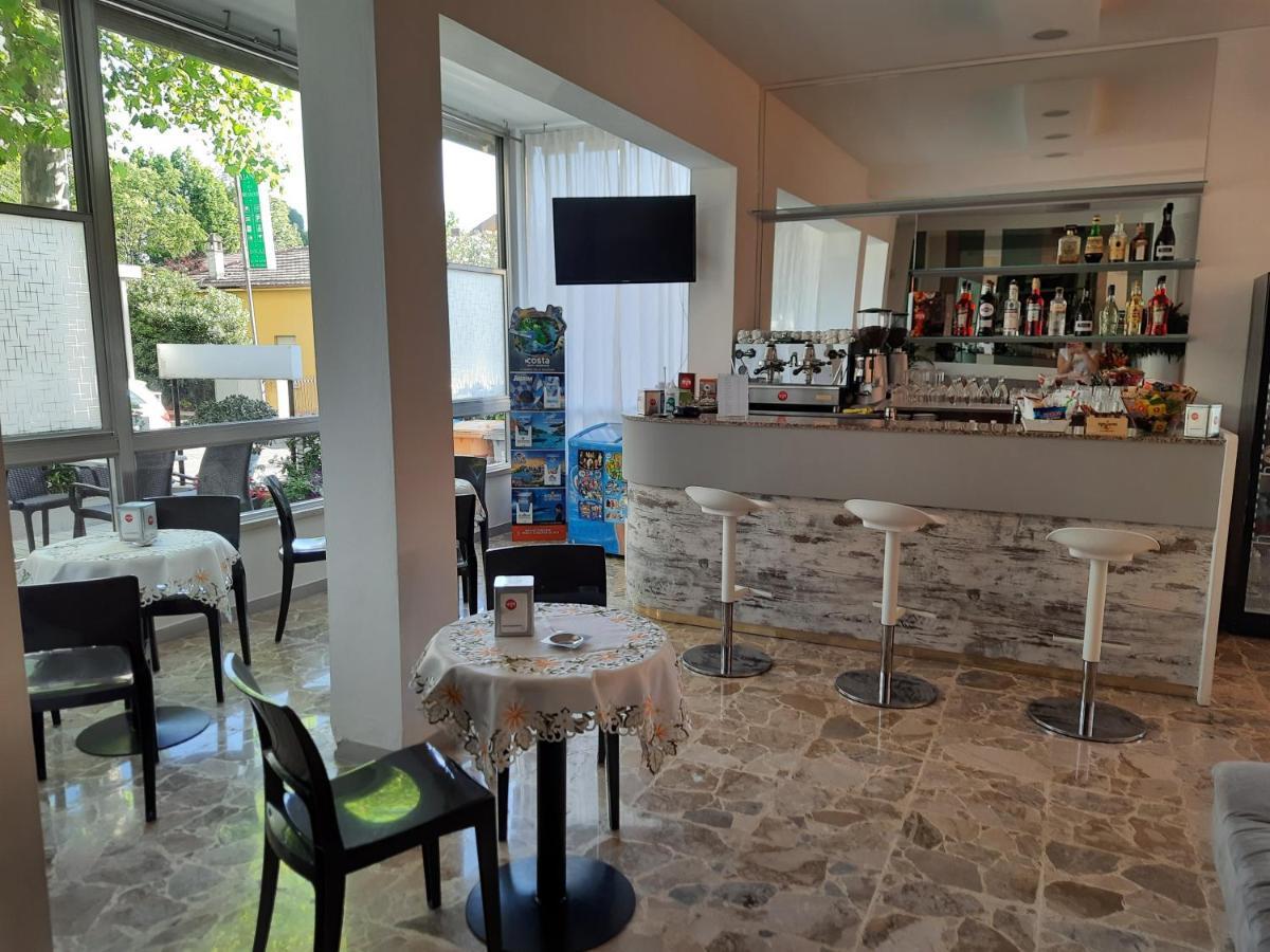 Hotel Barbiani Ричоне Екстериор снимка