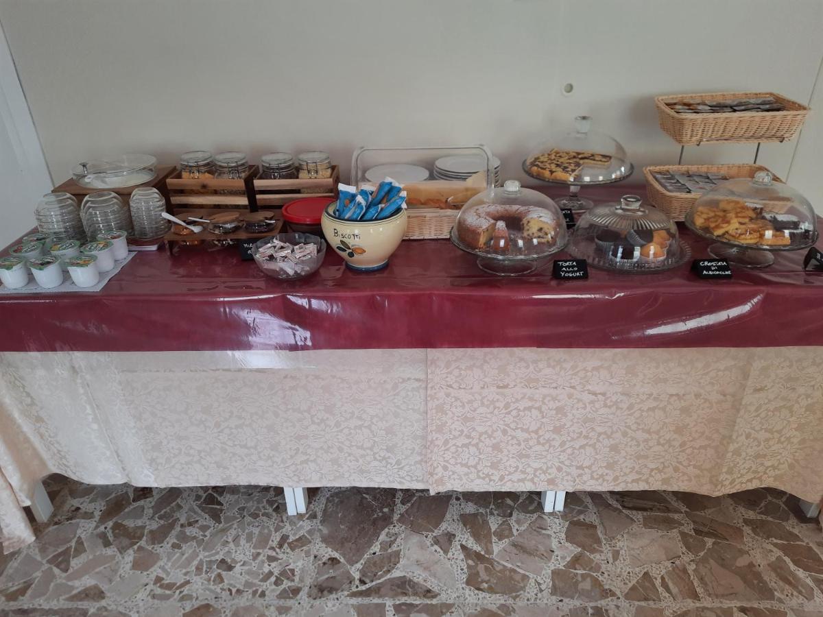 Hotel Barbiani Ричоне Екстериор снимка