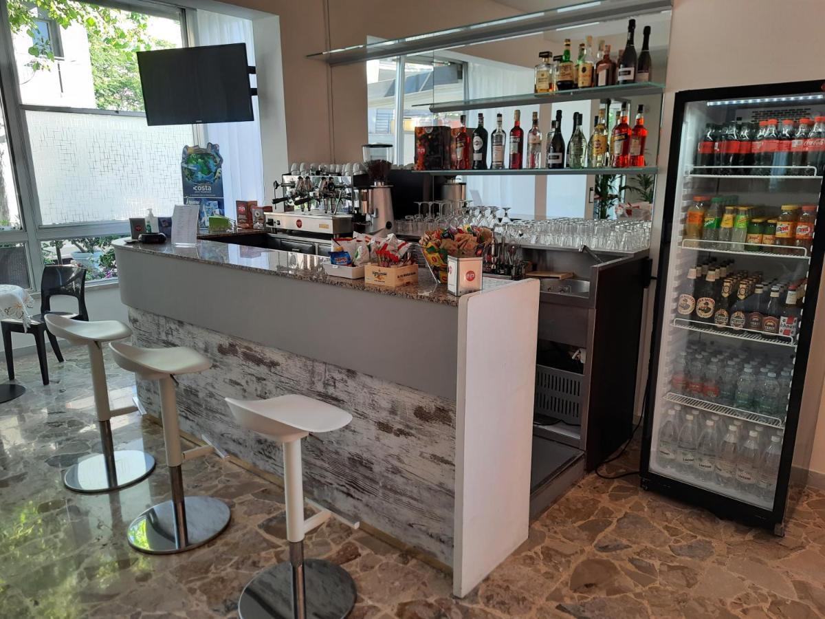 Hotel Barbiani Ричоне Екстериор снимка