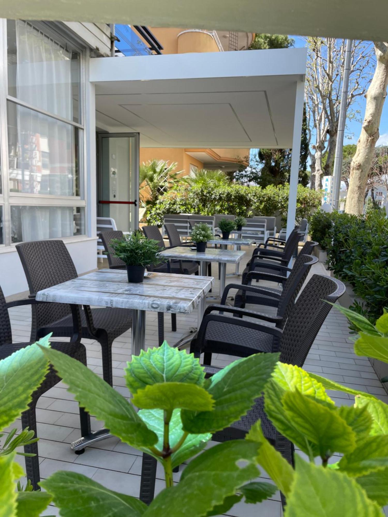 Hotel Barbiani Ричоне Екстериор снимка