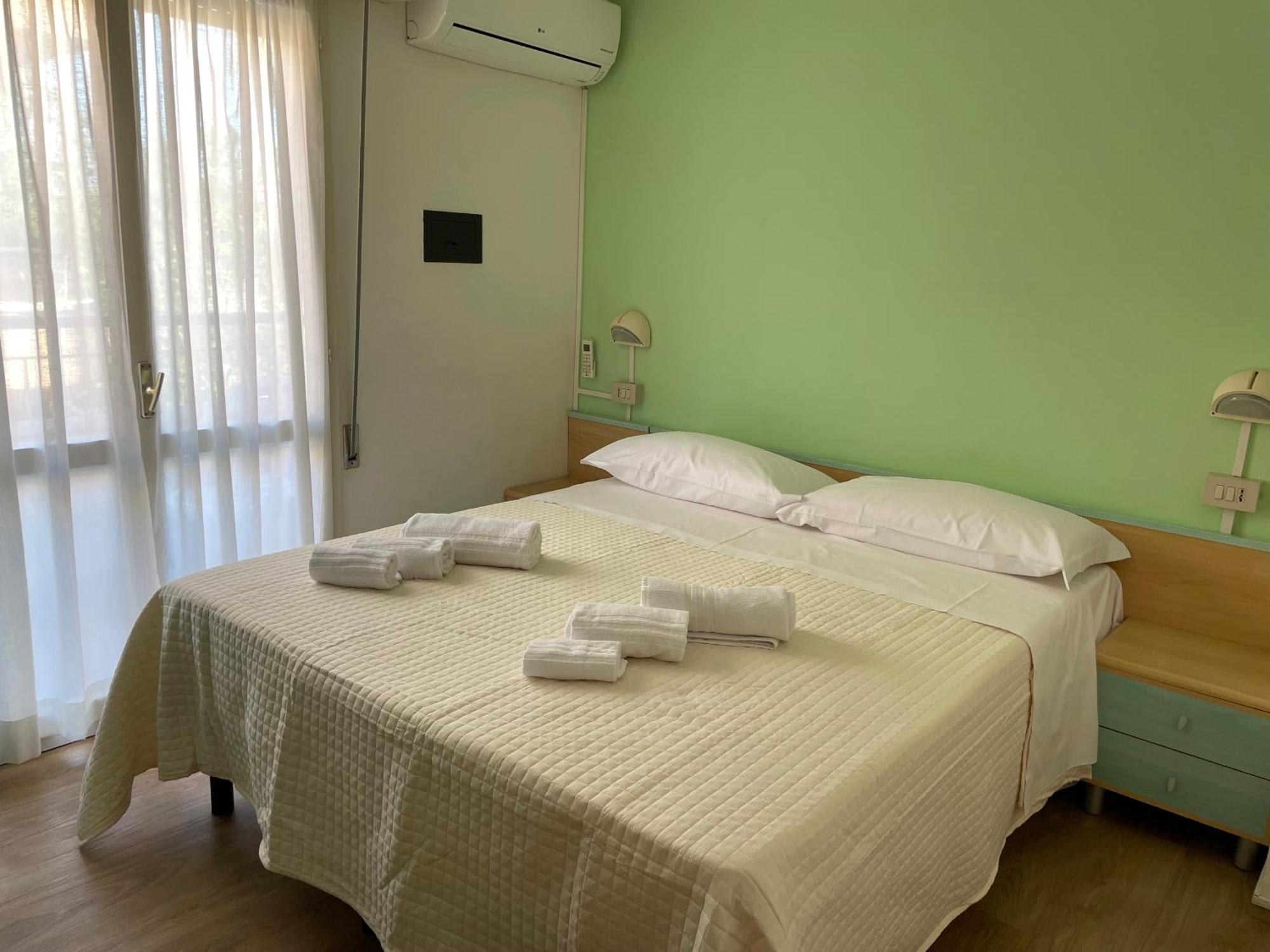 Hotel Barbiani Ричоне Екстериор снимка