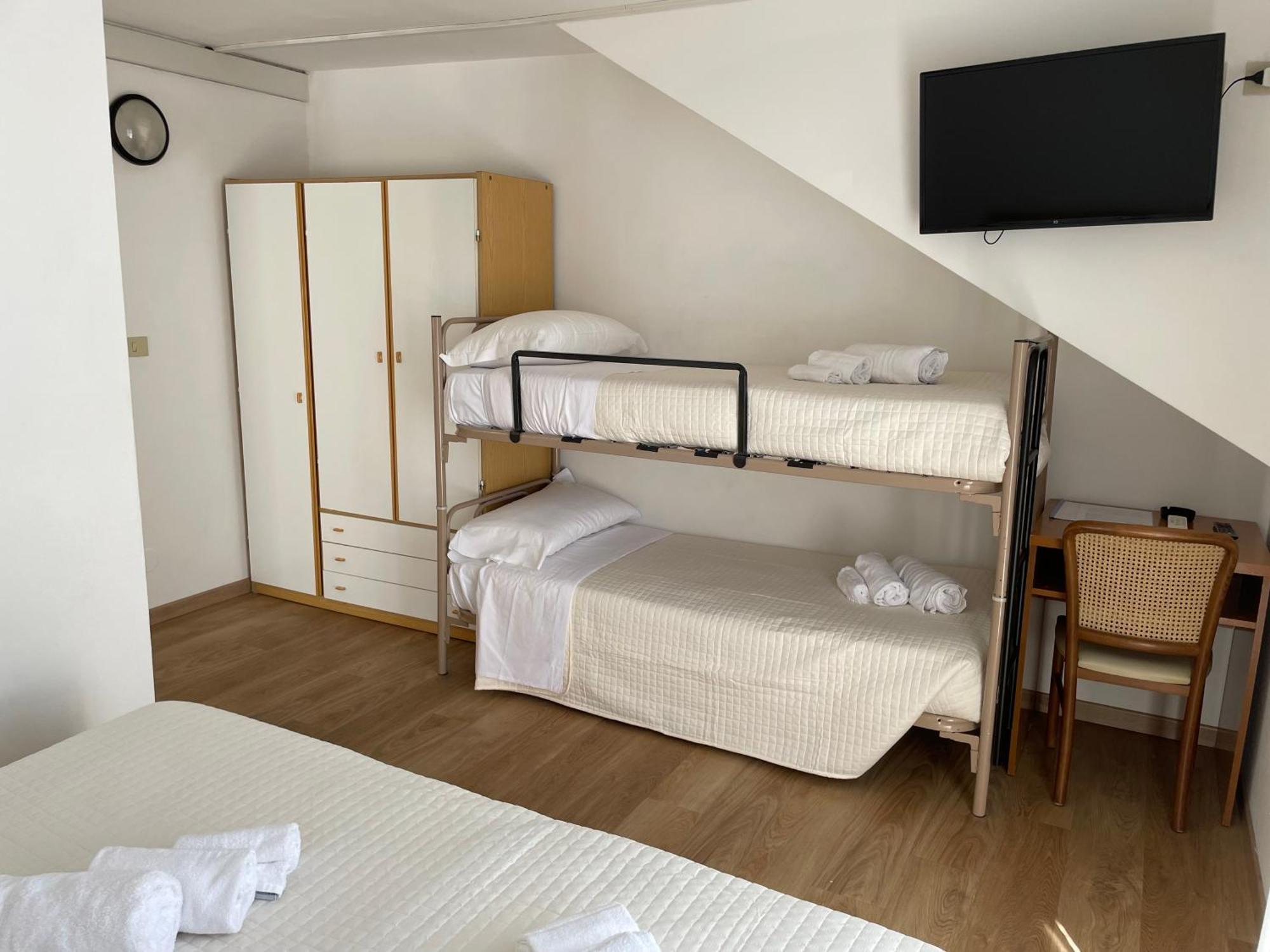 Hotel Barbiani Ричоне Екстериор снимка