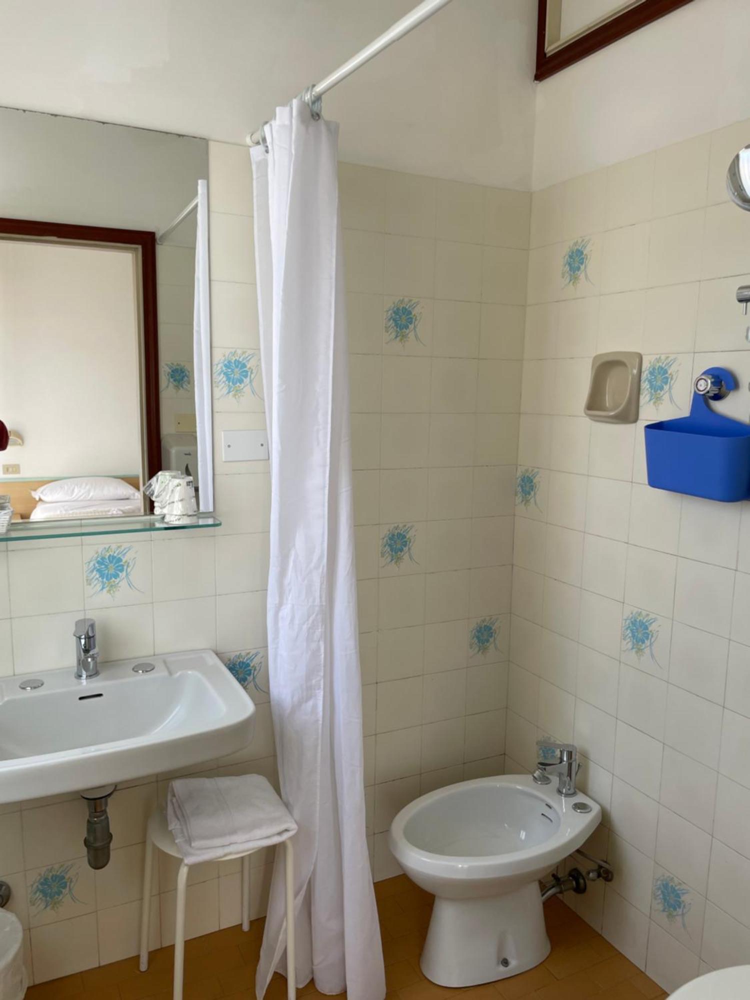 Hotel Barbiani Ричоне Екстериор снимка