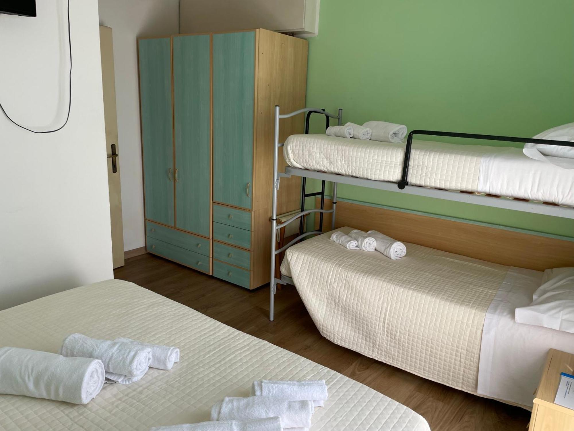 Hotel Barbiani Ричоне Екстериор снимка