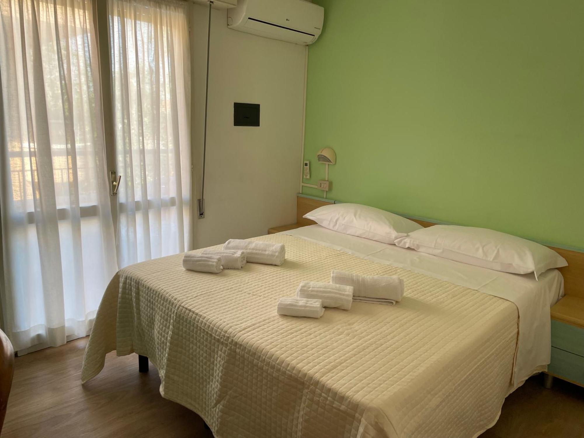 Hotel Barbiani Ричоне Екстериор снимка