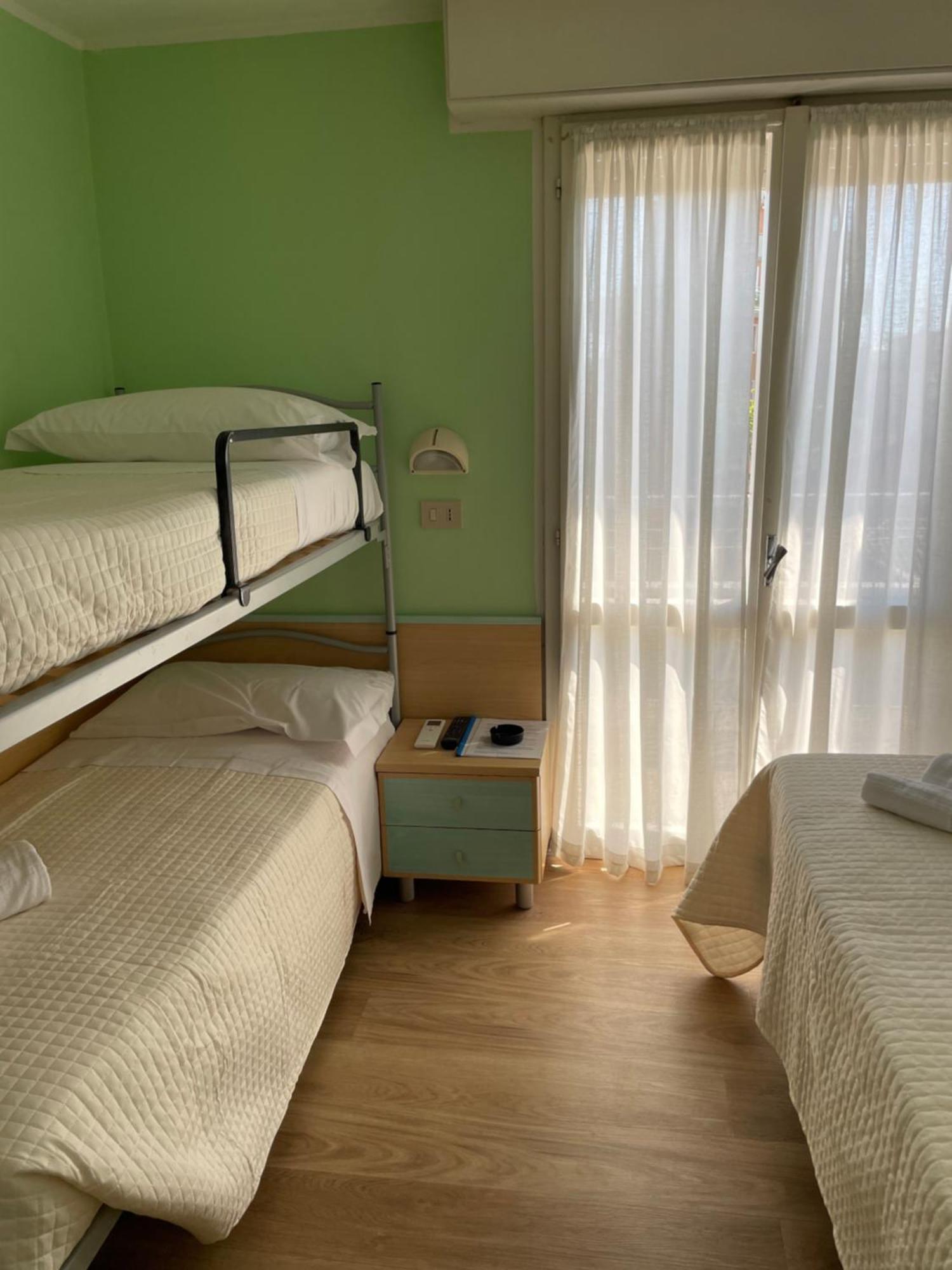 Hotel Barbiani Ричоне Екстериор снимка